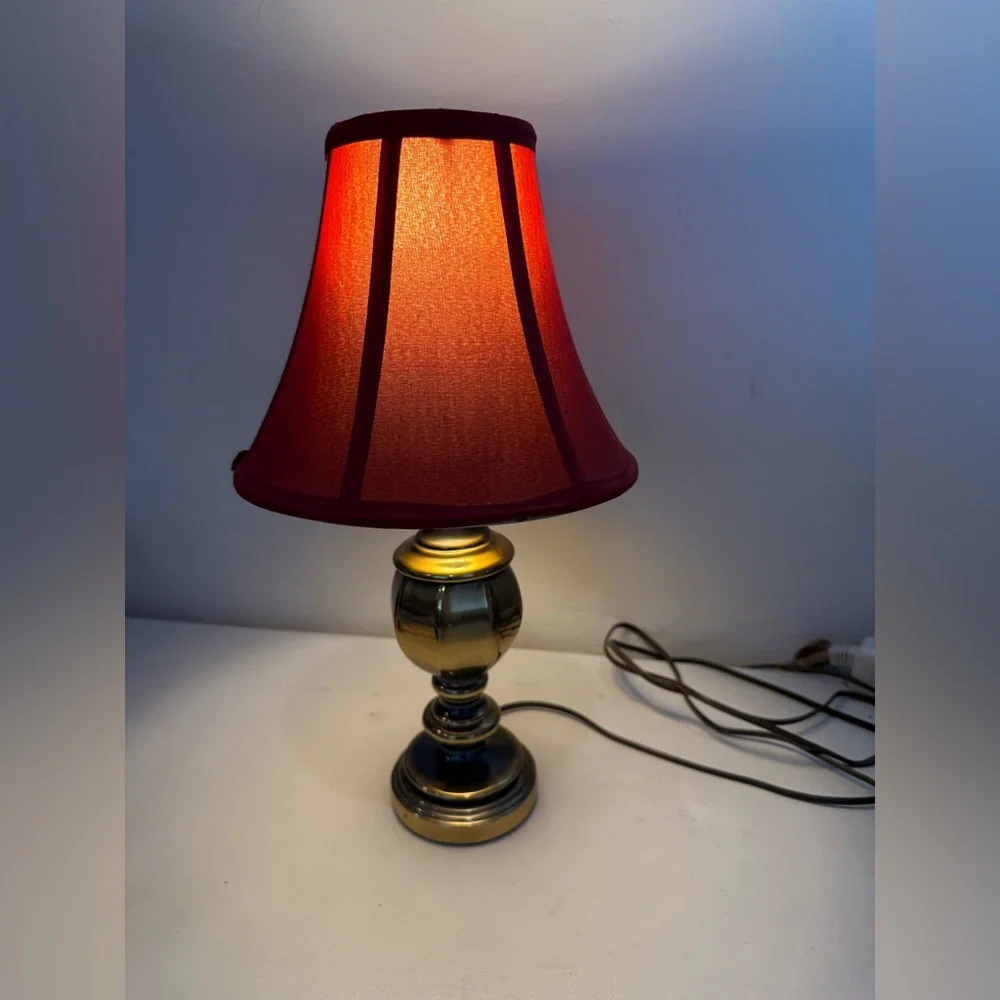 Vintage Leviton 16”Gold Brass Table Lamp‎ W/Red Shade Mid Century Modern Accent